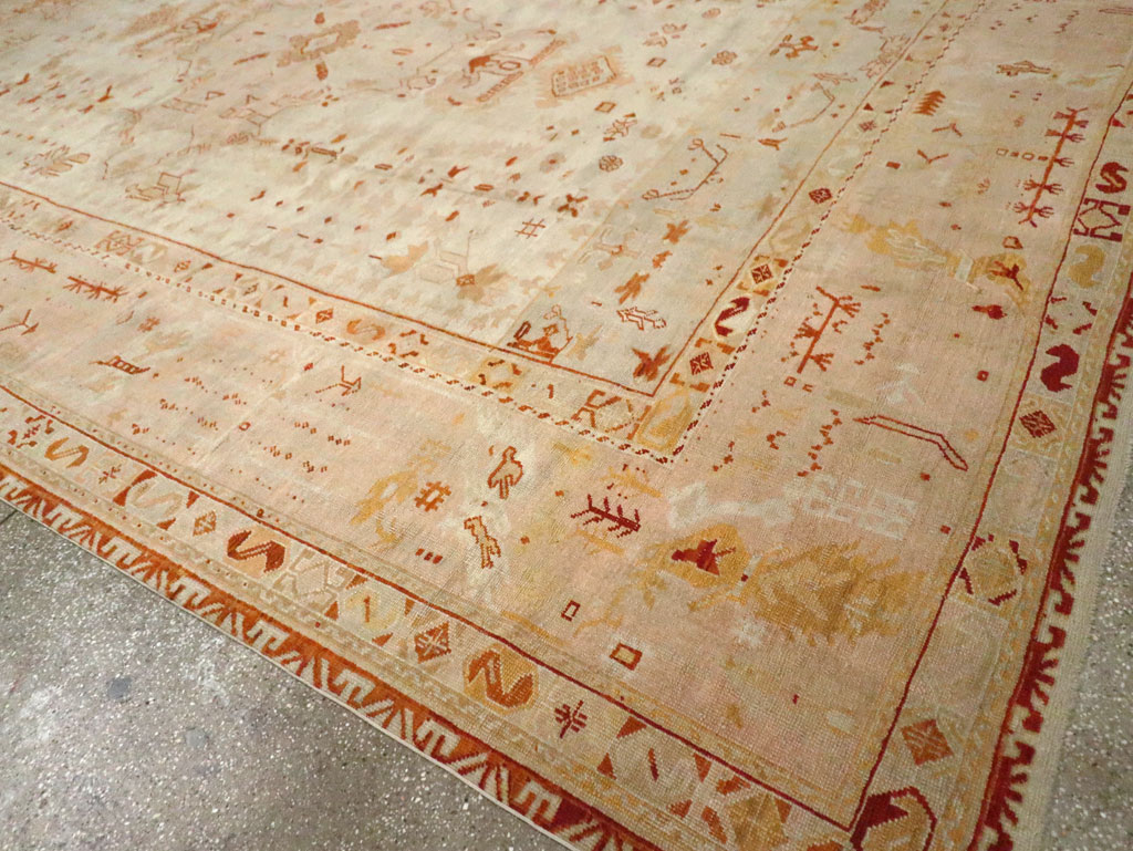 Antique Turkish Oushak Carpet, No.21173 - Galerie Shabab