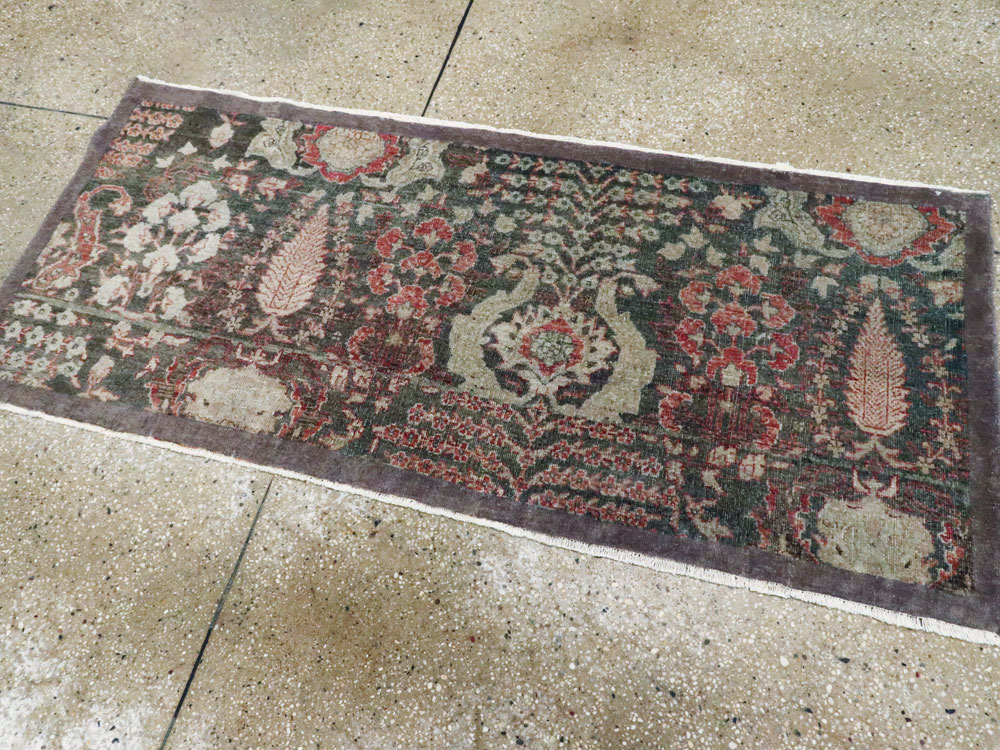 Antique Persian Mahal Rug, No.21194 - Galerie Shabab