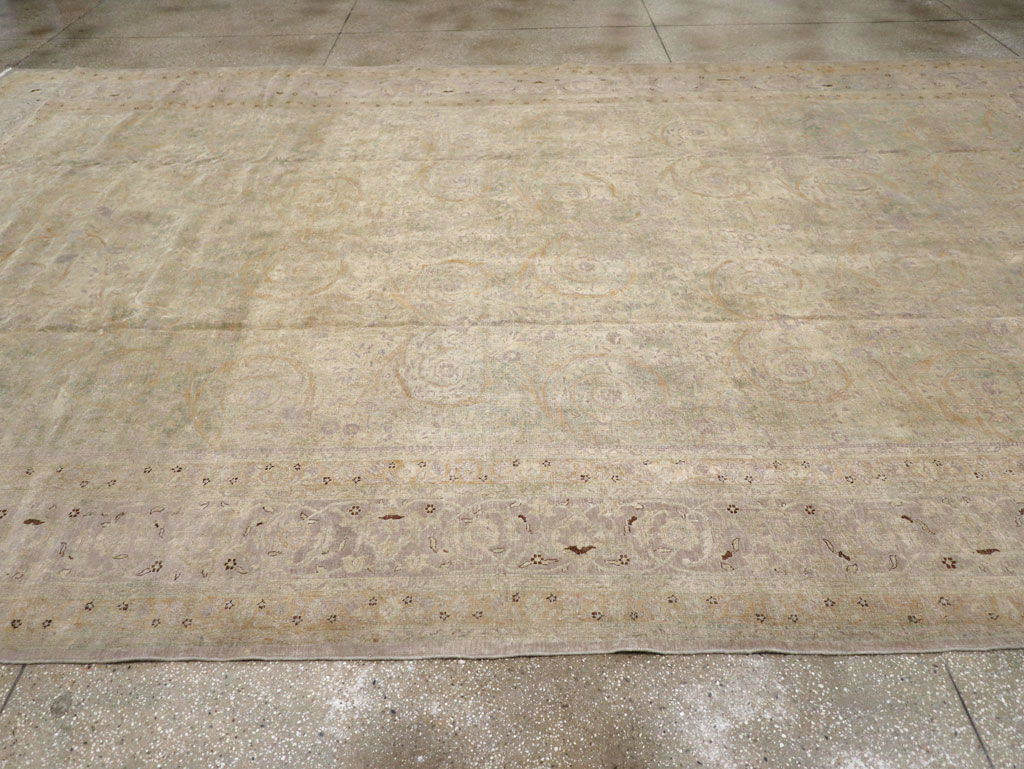 Antique Persian Tabriz  Carpet, No.21197 - Galerie Shabab