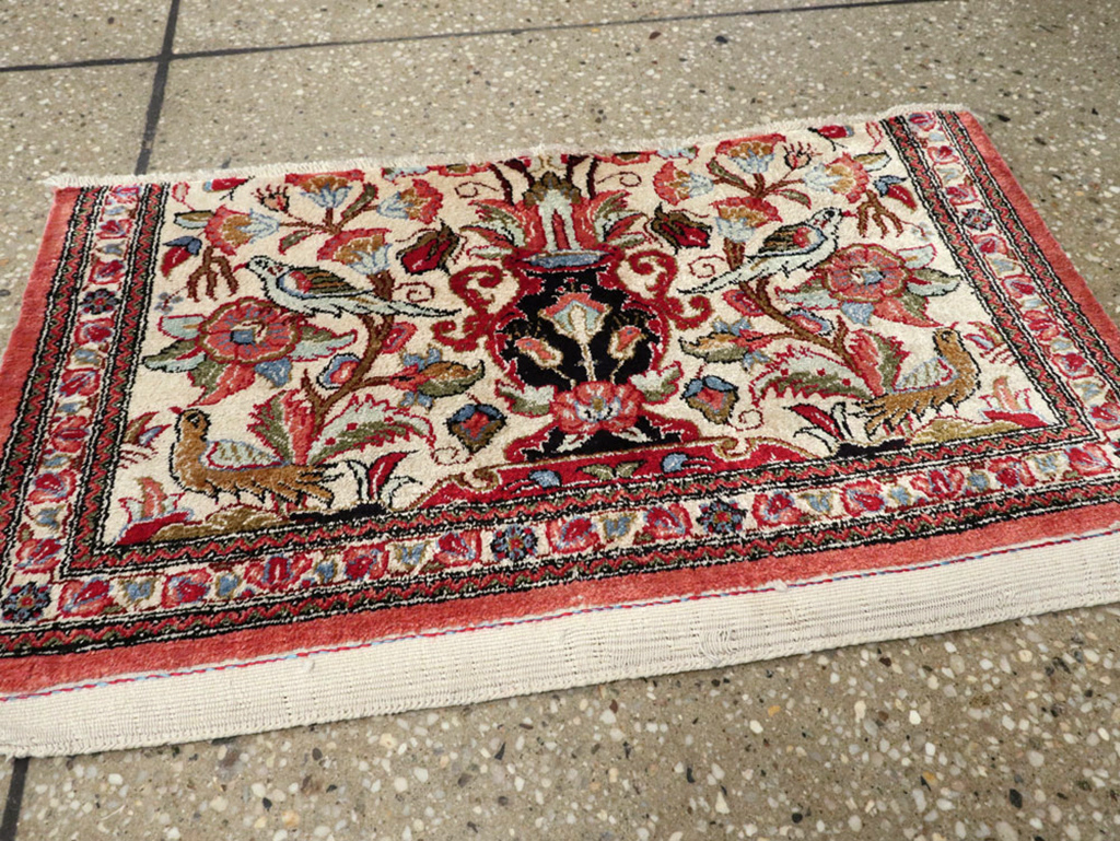 Vintage Persian Quom Silk Rug, No.21213 - Galerie Shabab