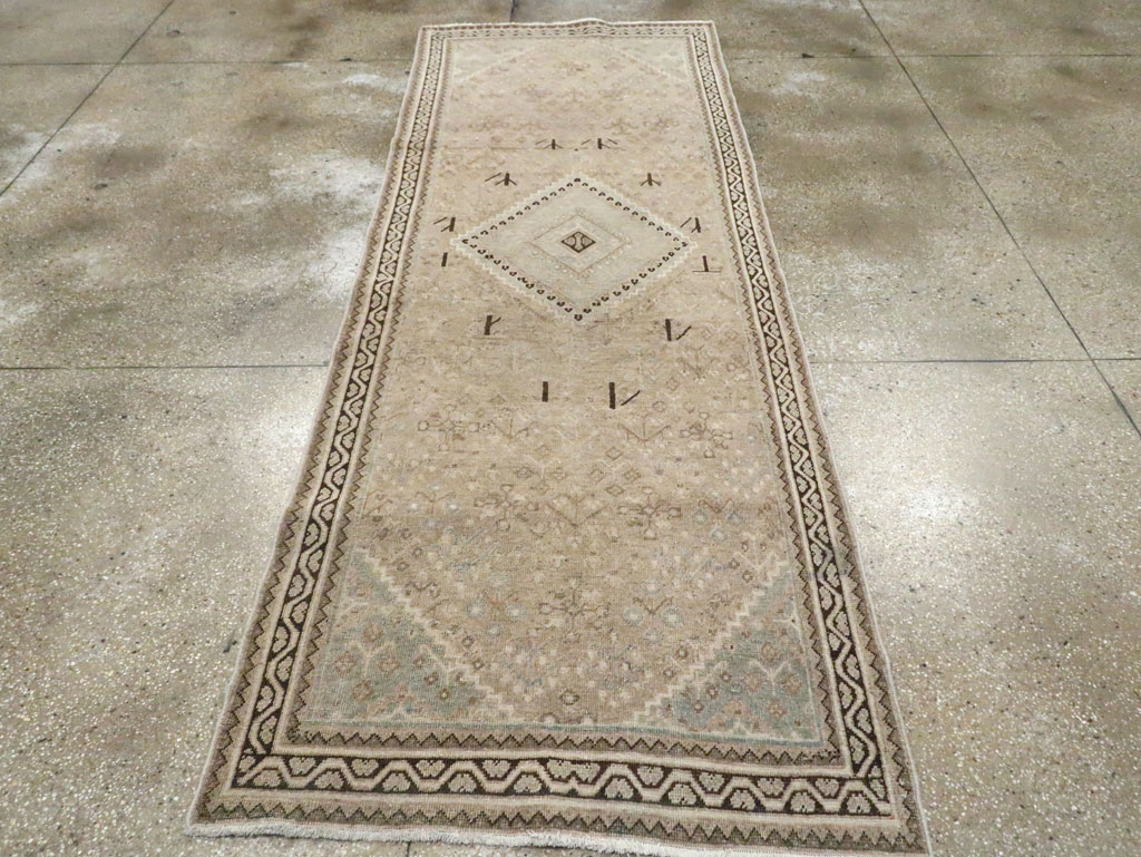 Vintage Persian Joshegan Runner, No.21258 - Galerie Shabab