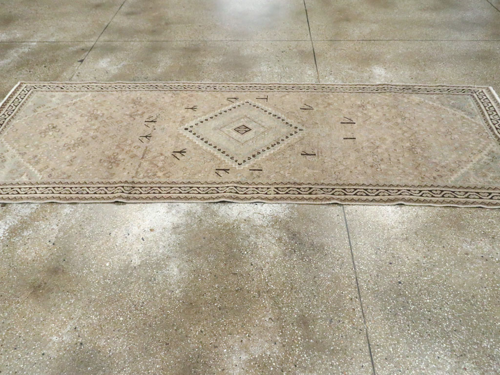 Vintage Persian Joshegan Runner, No.21258 - Galerie Shabab