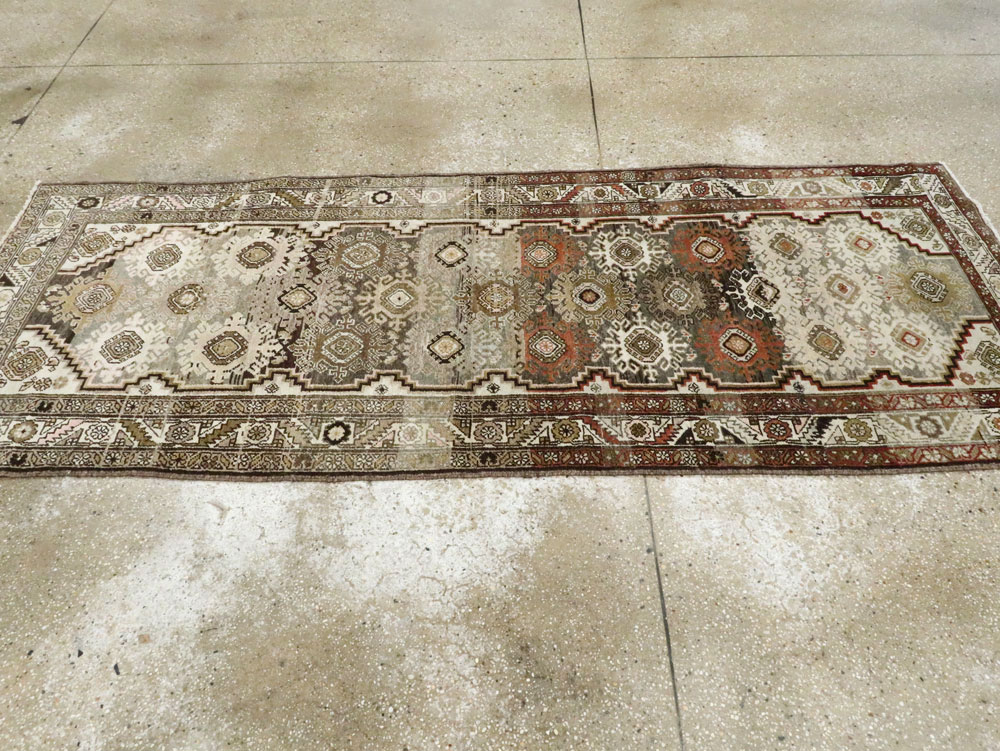 Vintage Persian Northwest Rug, No.21320 - Galerie Shabab