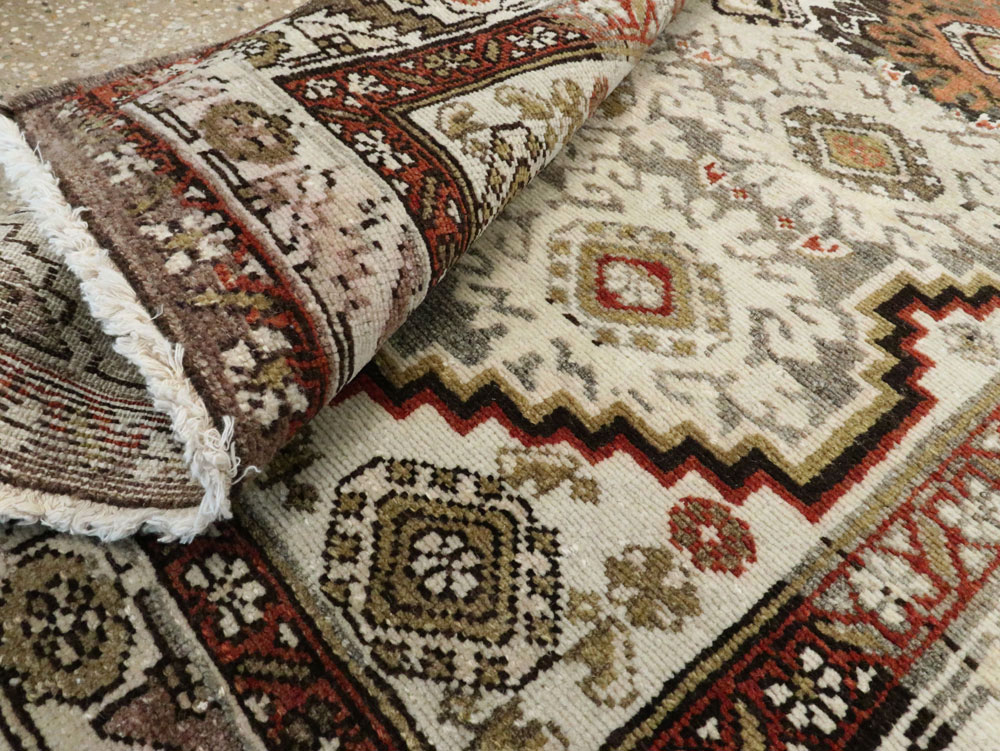 Vintage Persian Northwest Rug, No.21320 - Galerie Shabab