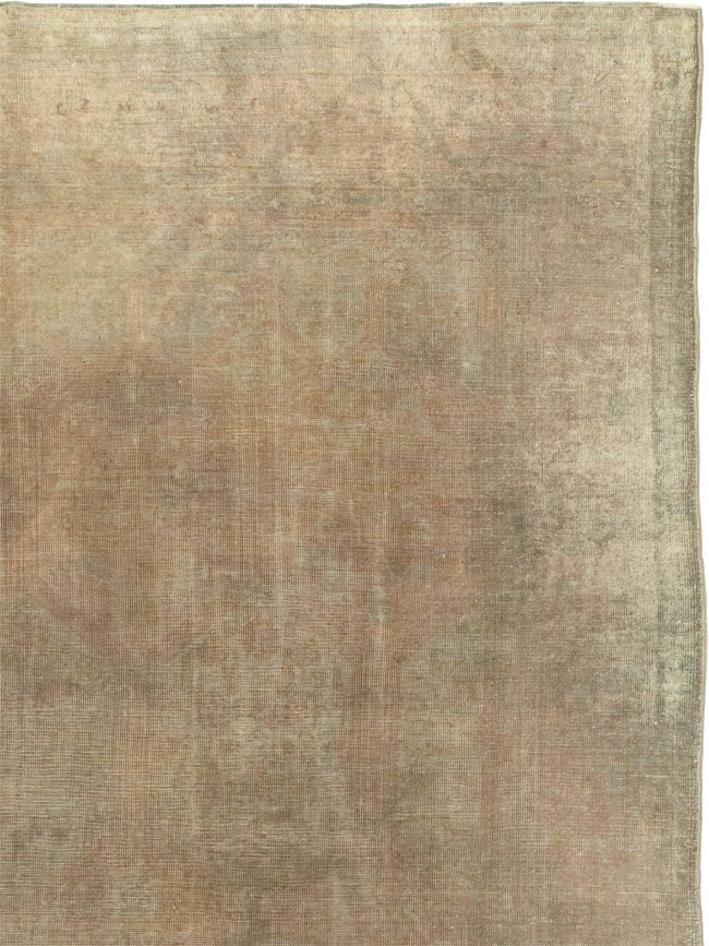 Antique Turkish Sivas Distressed Rug, No.21325 - Galerie Shabab