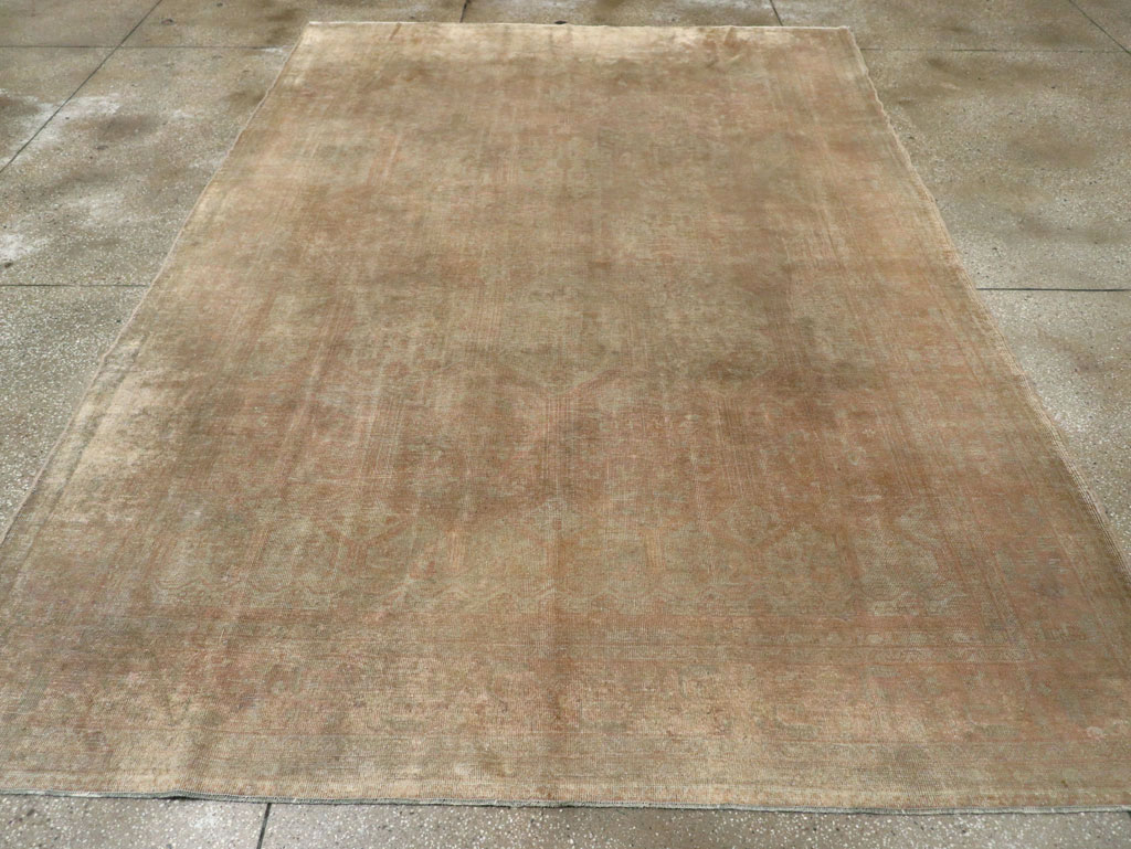 Antique Turkish Sivas Distressed Rug, No.21325 - Galerie Shabab