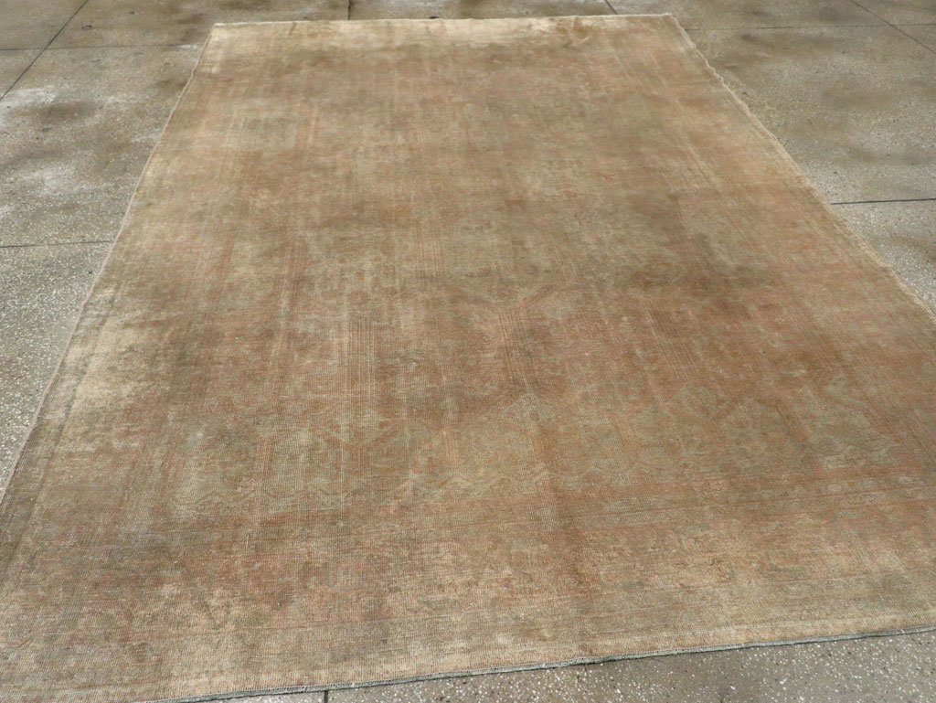 Antique Turkish Sivas Distressed Rug, No.21325 - Galerie Shabab