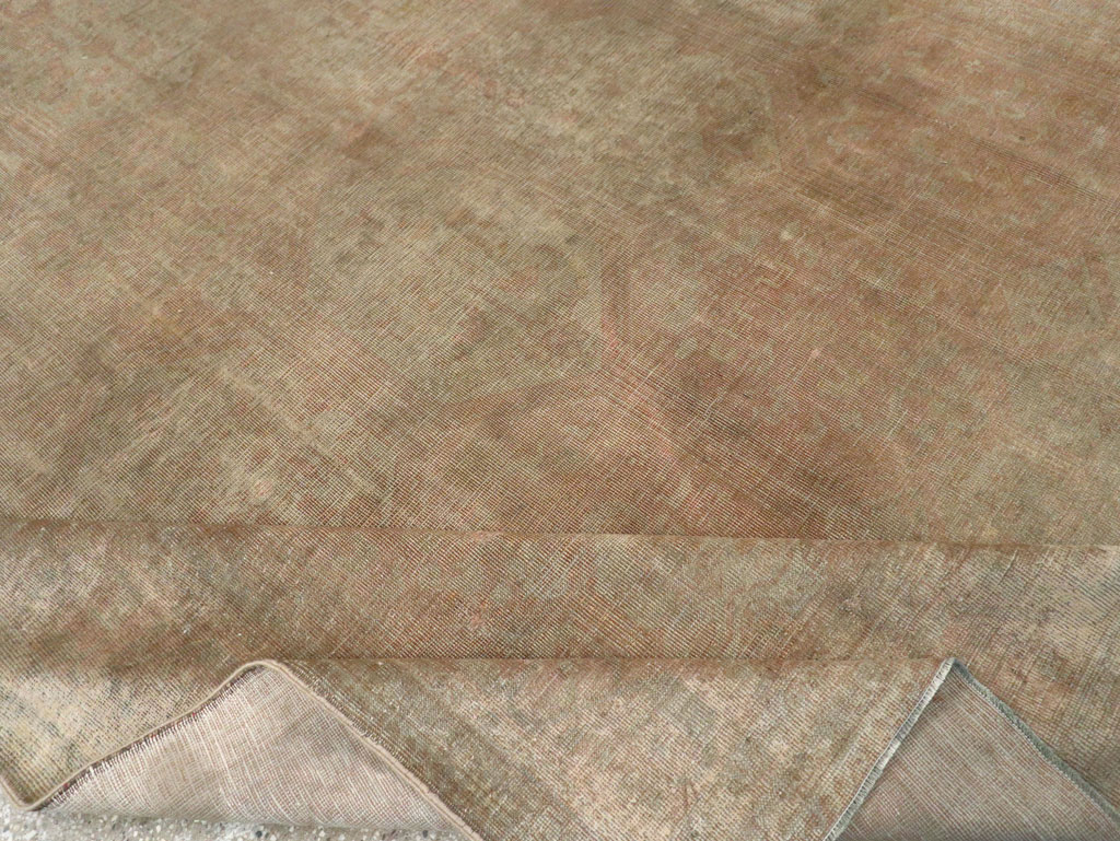 Antique Turkish Sivas Distressed Rug, No.21325 - Galerie Shabab