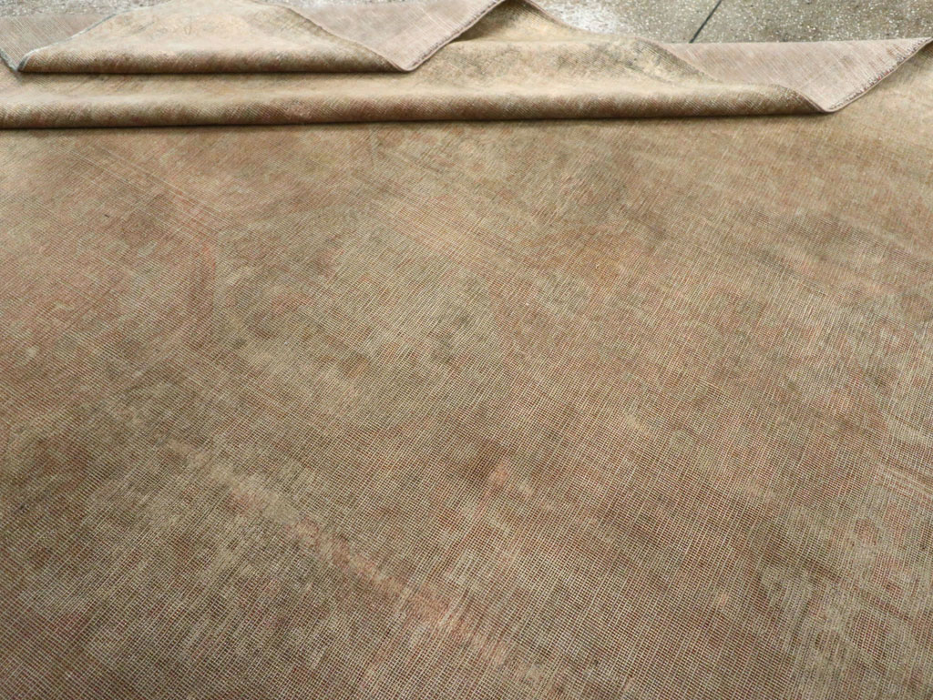 Antique Turkish Sivas Distressed Rug, No.21325 - Galerie Shabab