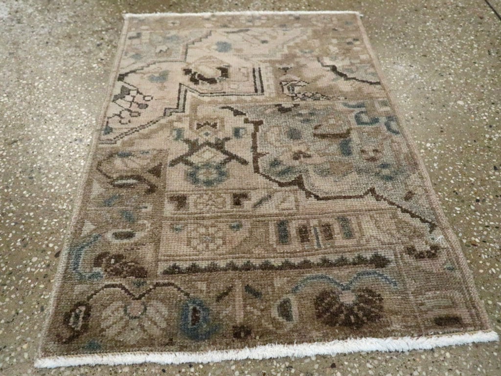 Vintage Persian Malayer Sampler Rug, No.21339 - Galerie Shabab
