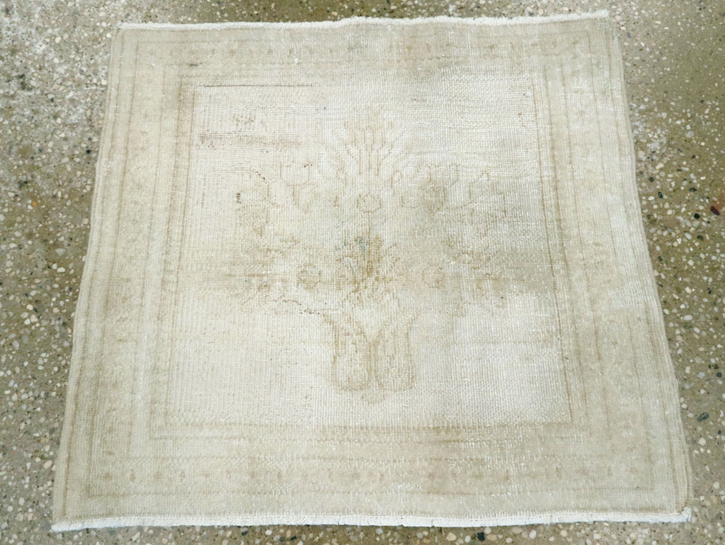 Antique Persian Sarouk Rug, No.21343 - Galerie Shabab