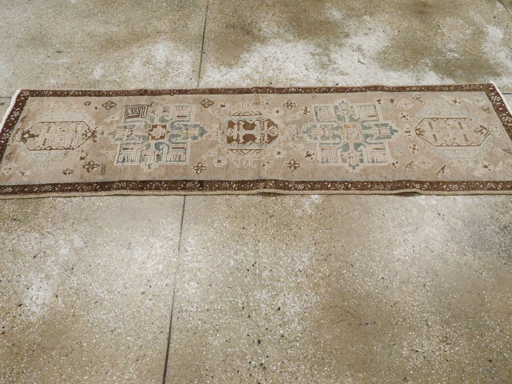 Vintage Persian Karajeh Runner, No.21374 - Galerie Shabab