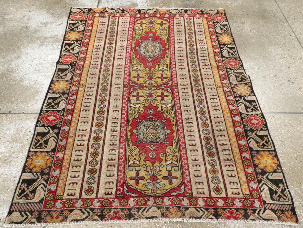 Antique Turkish Ghiordes Rug, No.21425 - Galerie Shabab