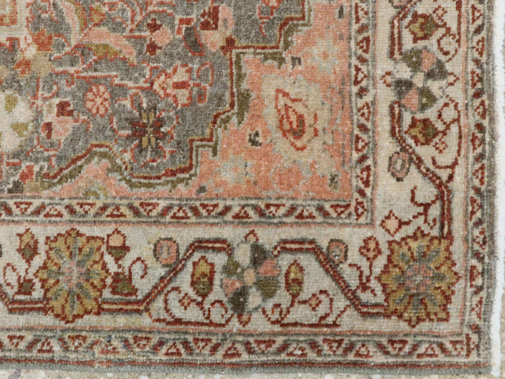 Vintage Persian Sarouk Rug, No.21428 - Galerie Shabab