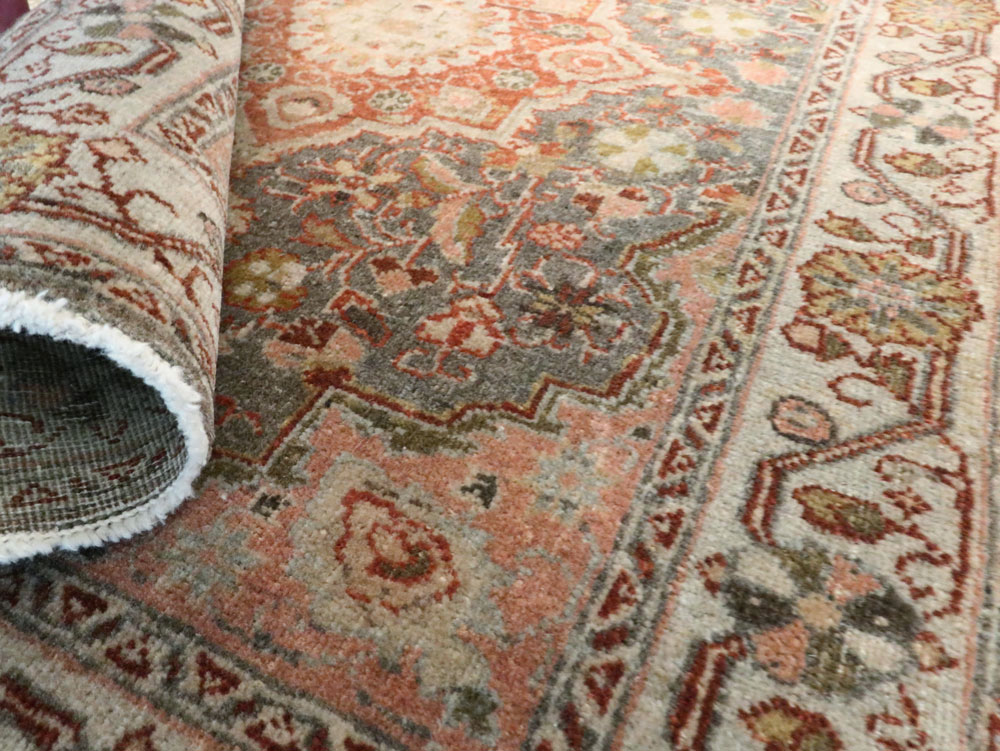 Vintage Persian Sarouk Rug, No.21428 - Galerie Shabab