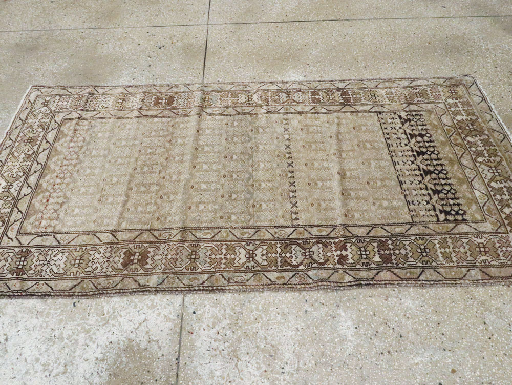Antique Kurdish Rug, No.21475 - Galerie Shabab