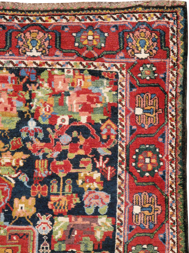 Antique Bakhtiari Rug, No.21477 - Galerie Shabab