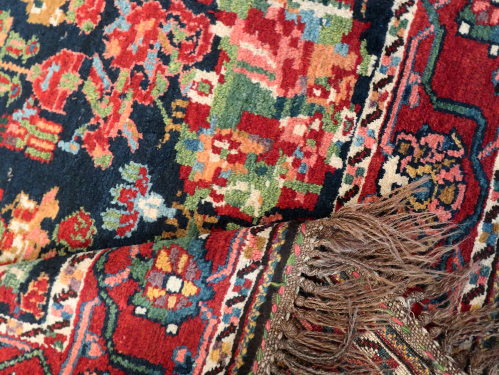 Antique Bakhtiari Rug, No.21477 - Galerie Shabab