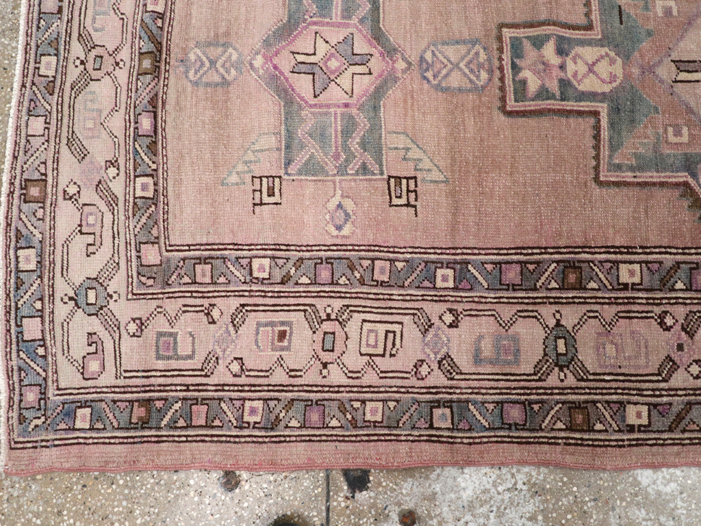 Antique Persian Northwest Runner, No.21490 - Galerie Shabab