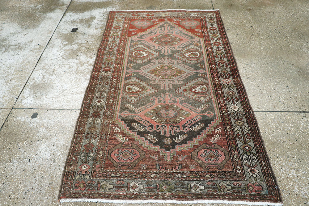 Antique Persian Malayer Throw Rug, No.21518 - Galerie Shabab