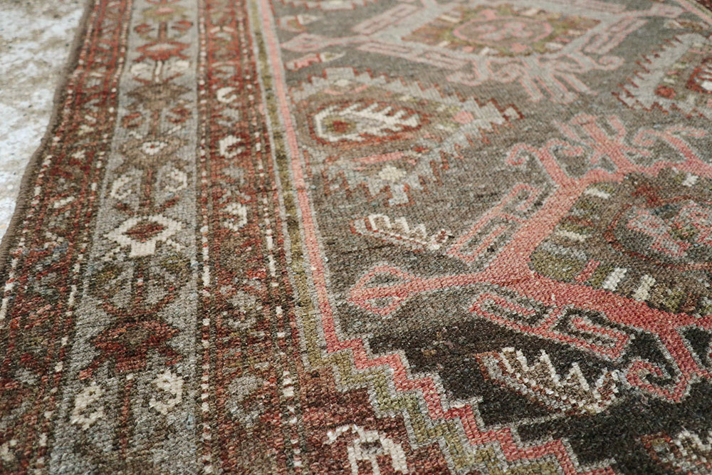 Antique Persian Malayer Throw Rug, No.21518 - Galerie Shabab