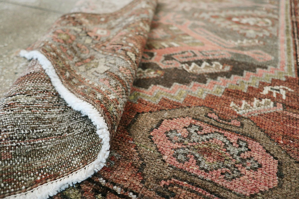 Antique Persian Malayer Throw Rug, No.21518 - Galerie Shabab
