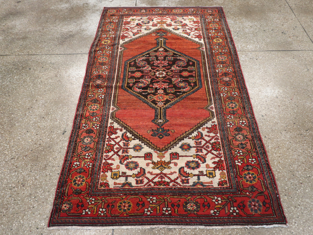 Antique Persian Malayer Accent Rug, No.21531 - Galerie Shabab