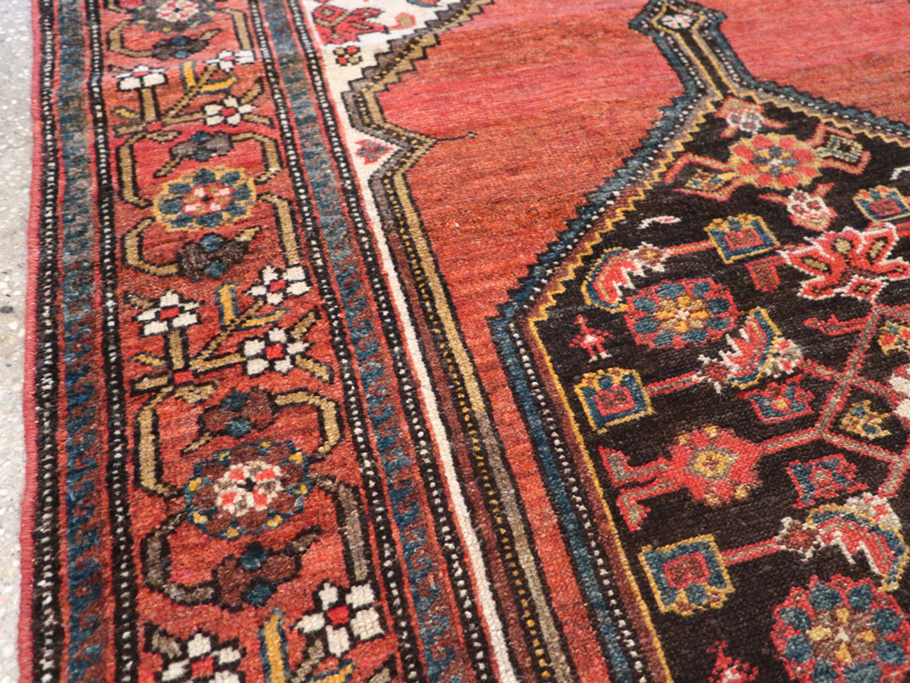 Antique Persian Malayer Accent Rug, No.21531 - Galerie Shabab