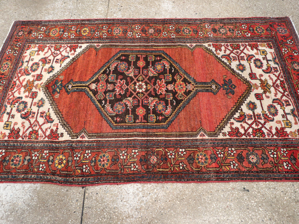 Antique Persian Malayer Accent Rug, No.21531 - Galerie Shabab