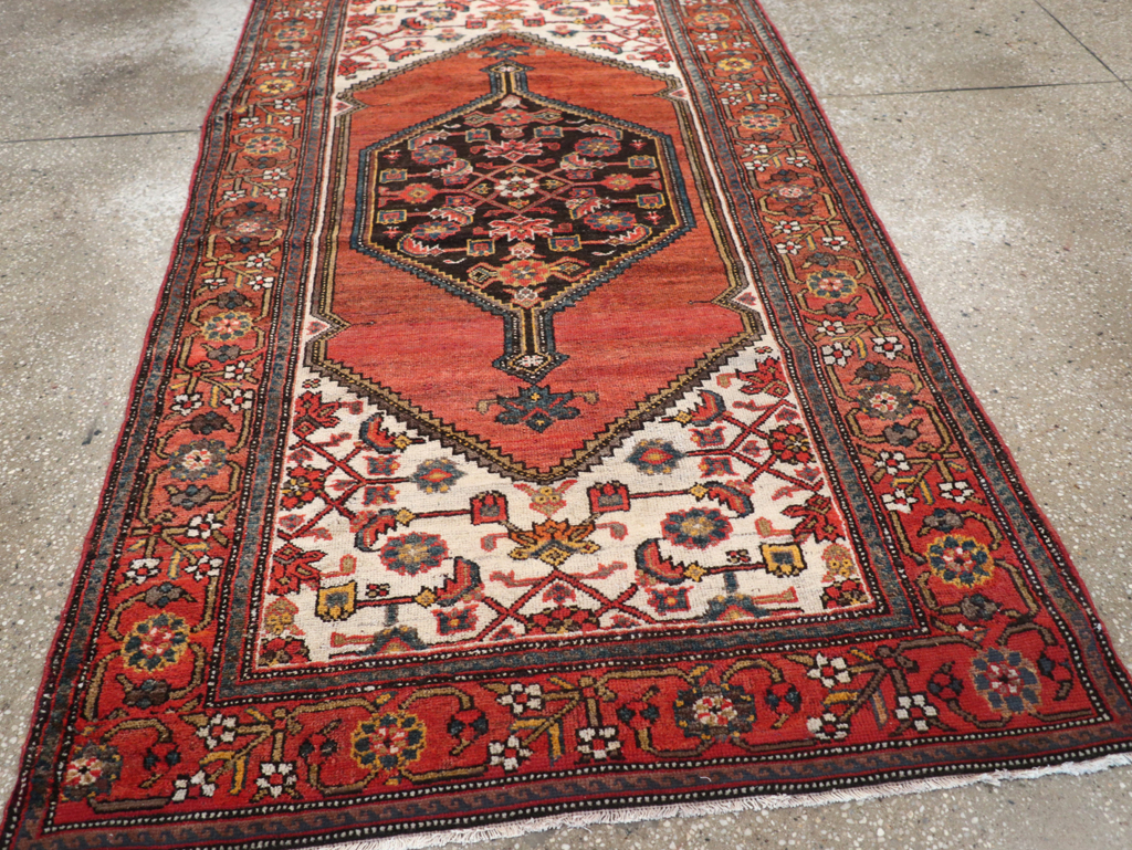 Antique Persian Malayer Accent Rug, No.21531 - Galerie Shabab