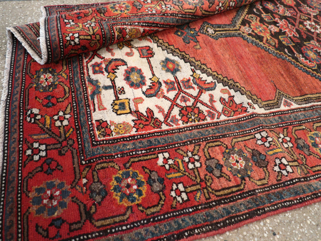 Antique Persian Malayer Accent Rug, No.21531 - Galerie Shabab