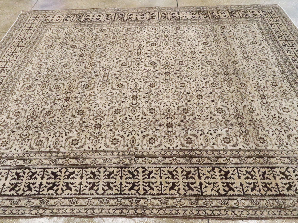 Antique Persian Tabriz Rug, No.21573 - Galerie Shabab