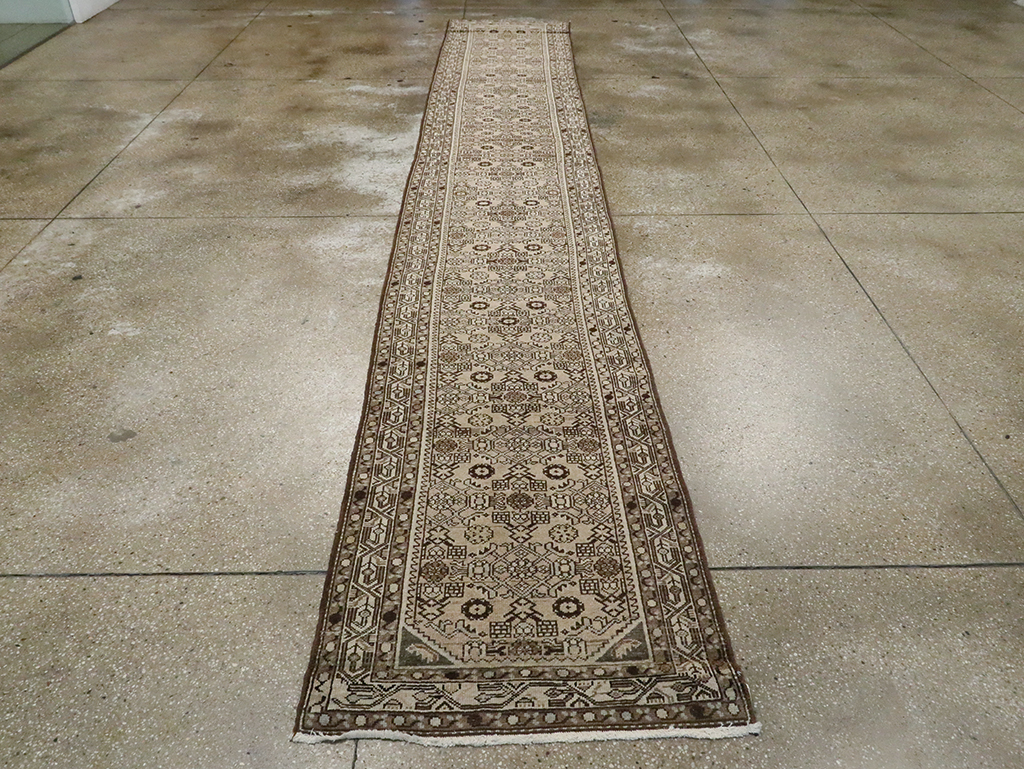 Vintage Persian Malayer Long Runner, No.21580 - Galerie Shabab