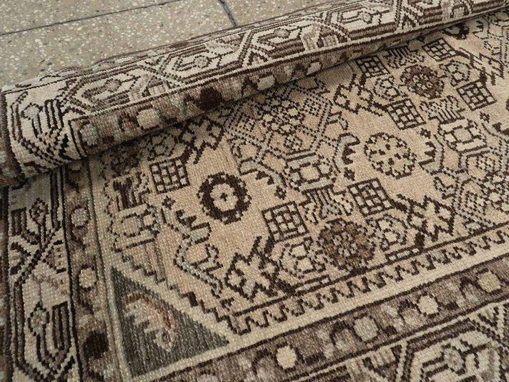 Vintage Persian Malayer Long Runner, No.21580 - Galerie Shabab