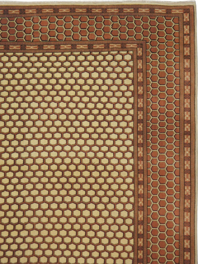 Vintage Turkish Anatolian Accent Carpet, No.21587 - Galerie Shabab