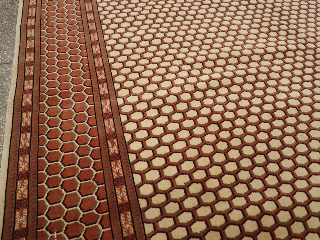 Vintage Turkish Anatolian Accent Carpet, No.21587 - Galerie Shabab