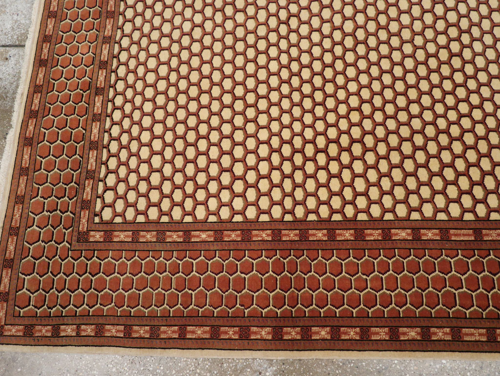 Vintage Turkish Anatolian Accent Carpet, No.21587 - Galerie Shabab