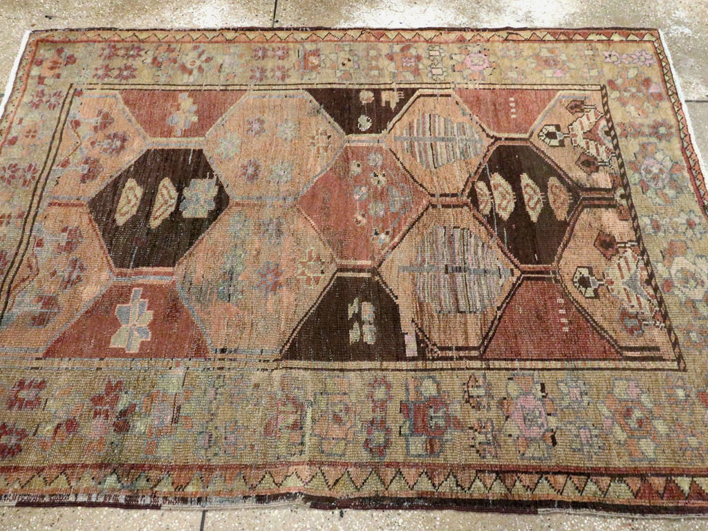 Antique Persian Kurdish Rug, No.21591 - Galerie Shabab