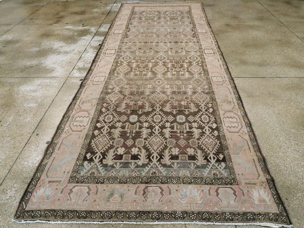 Vintage Persian Malayer Wide Gallery Runner, No.21602 - Galerie Shabab
