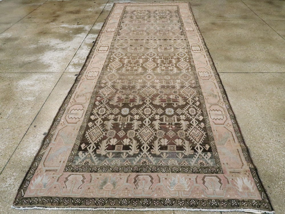 Vintage Persian Malayer Wide Gallery Runner, No.21602 - Galerie Shabab