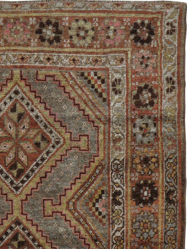 Antique Kurdish Rug, No.21637 - Galerie Shabab