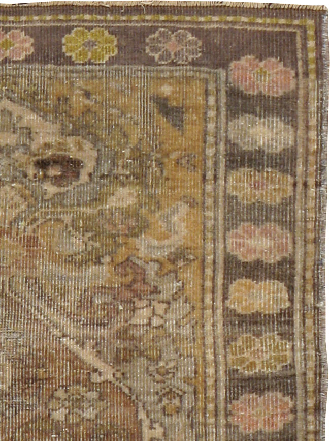 Antique Persian Malayer Square Rug, No.21645 - Galerie Shabab