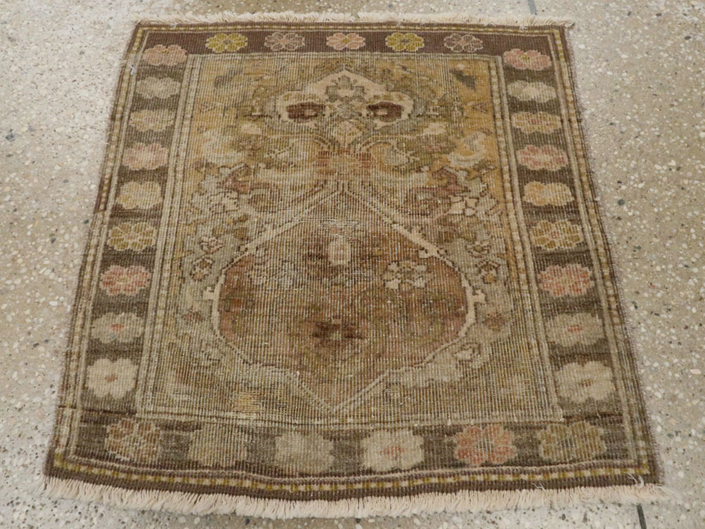 Antique Persian Malayer Square Rug, No.21645 - Galerie Shabab