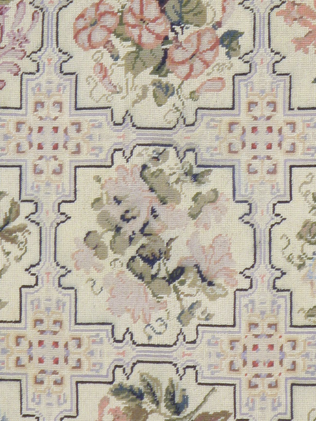 Antique English Needle-Point Carpet, No.21722 - Galerie Shabab