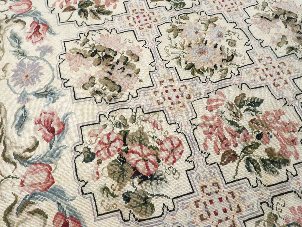 Antique English Needle-Point Carpet, No.21722 - Galerie Shabab