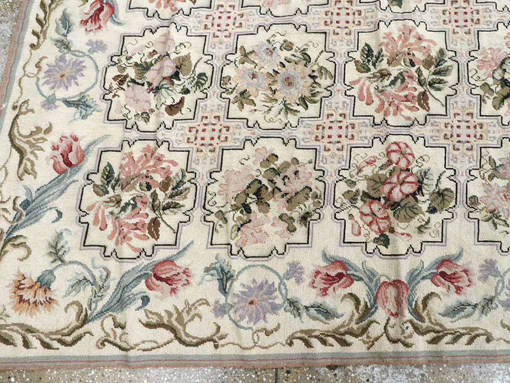 Antique English Needle-Point Carpet, No.21722 - Galerie Shabab