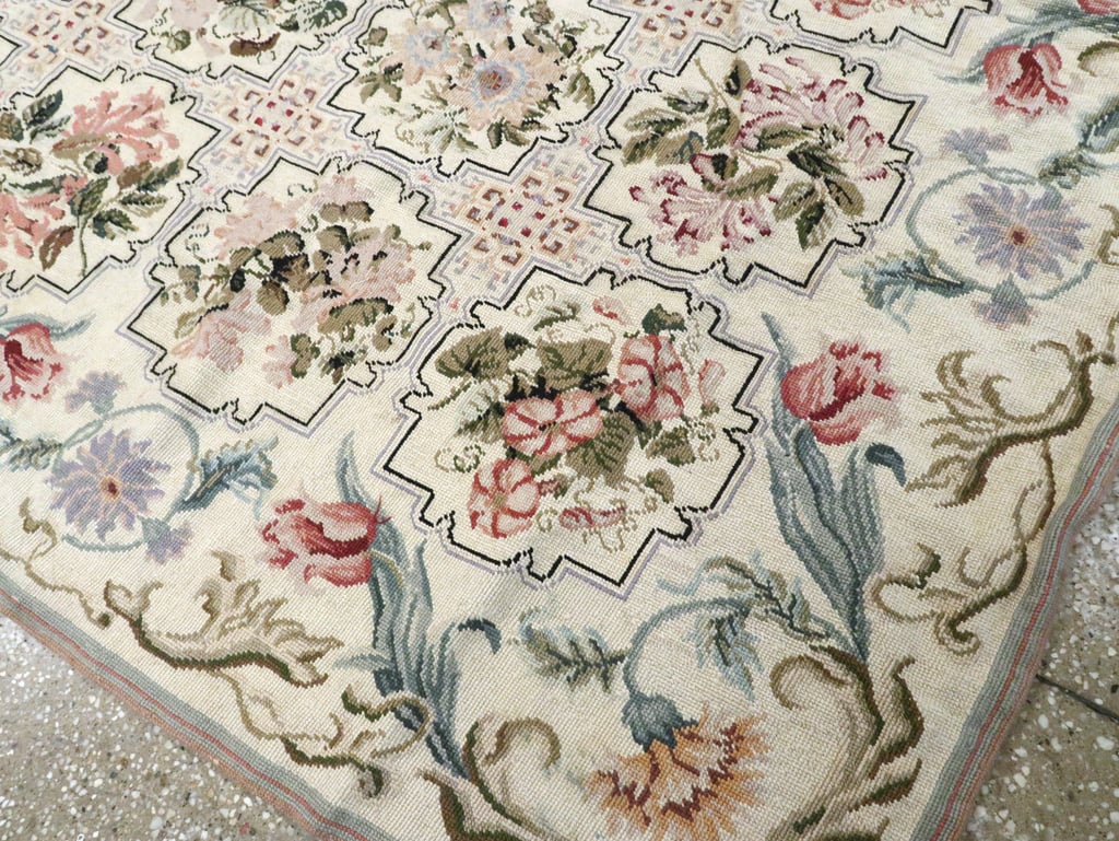 Antique English Needle-Point Carpet, No.21722 - Galerie Shabab
