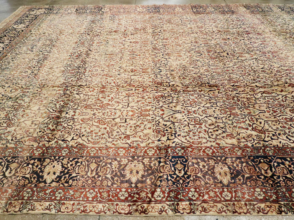 Antique Sarouk Fereghan Carpet, No.21762 - Galerie Shabab
