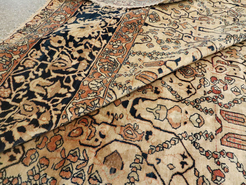 Antique Sarouk Fereghan Carpet, No.21762 - Galerie Shabab