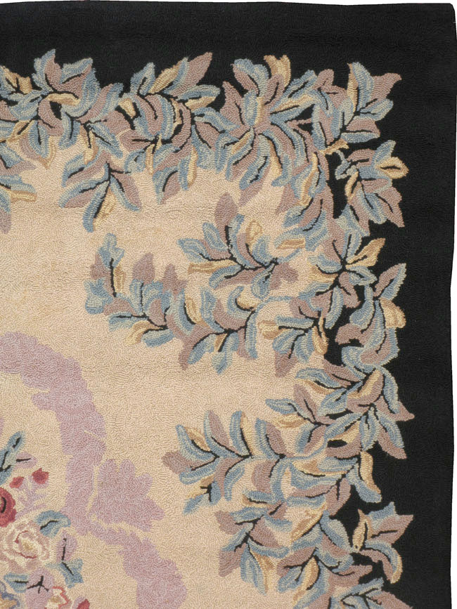 Vintage American Hooked Room Size Carpet, No.21763 - Galerie Shabab